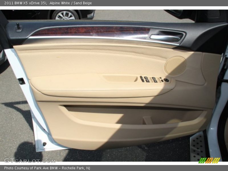Alpine White / Sand Beige 2011 BMW X5 xDrive 35i