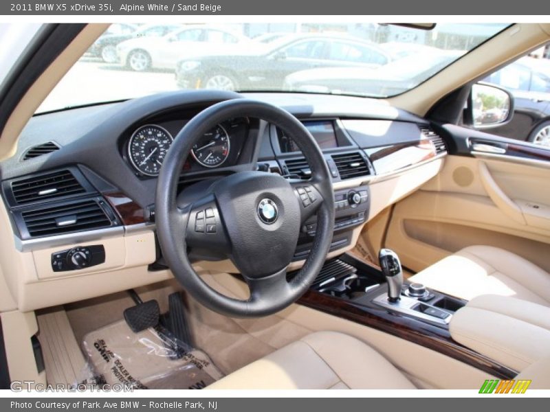 Alpine White / Sand Beige 2011 BMW X5 xDrive 35i