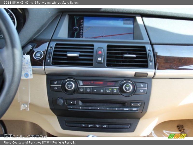 Alpine White / Sand Beige 2011 BMW X5 xDrive 35i