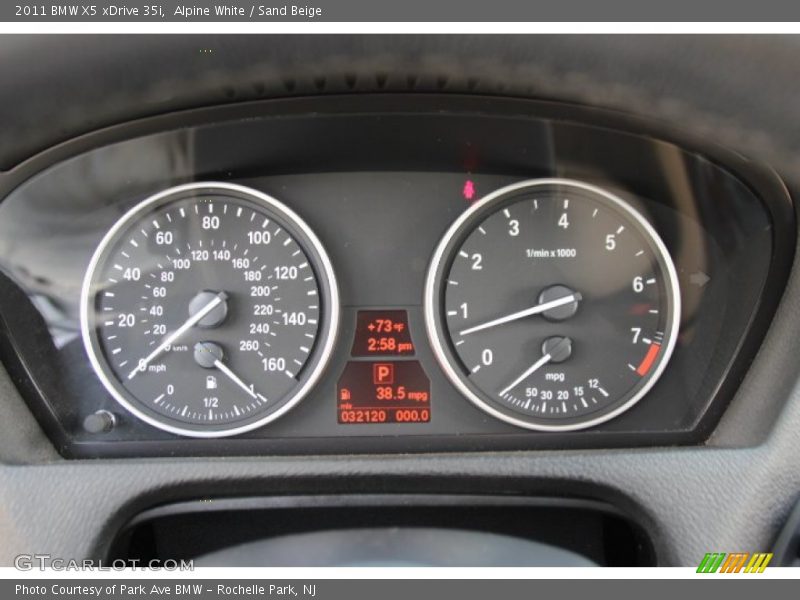 Alpine White / Sand Beige 2011 BMW X5 xDrive 35i