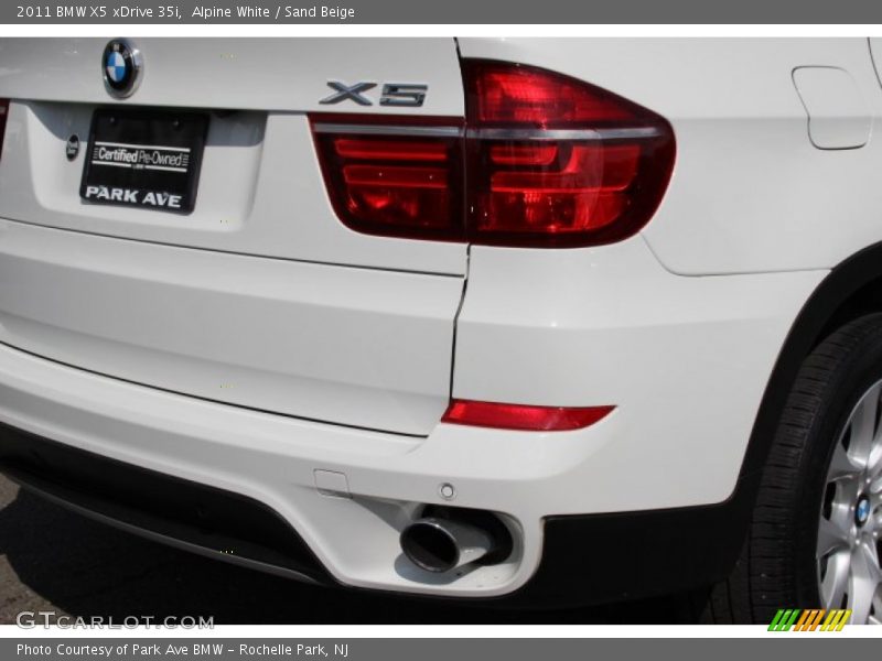Alpine White / Sand Beige 2011 BMW X5 xDrive 35i