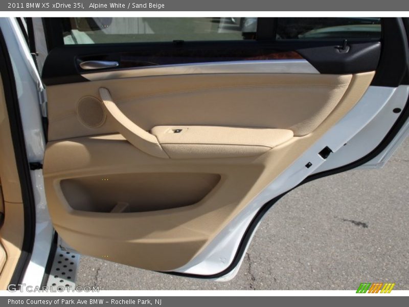Alpine White / Sand Beige 2011 BMW X5 xDrive 35i