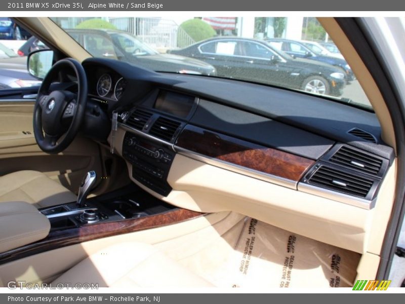 Alpine White / Sand Beige 2011 BMW X5 xDrive 35i