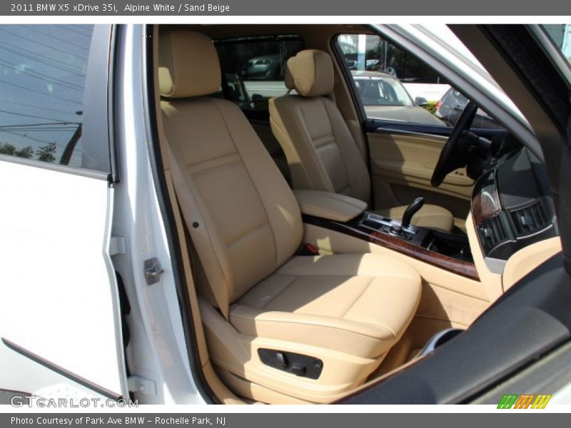 Alpine White / Sand Beige 2011 BMW X5 xDrive 35i