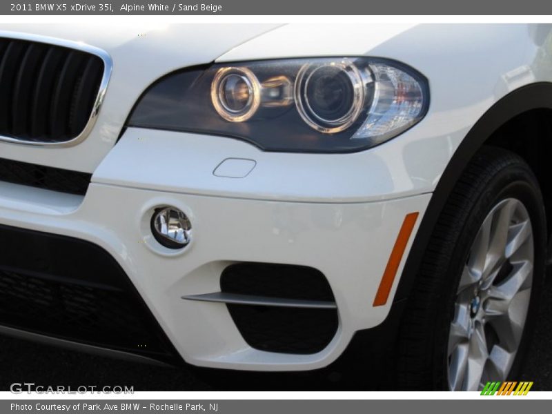 Alpine White / Sand Beige 2011 BMW X5 xDrive 35i