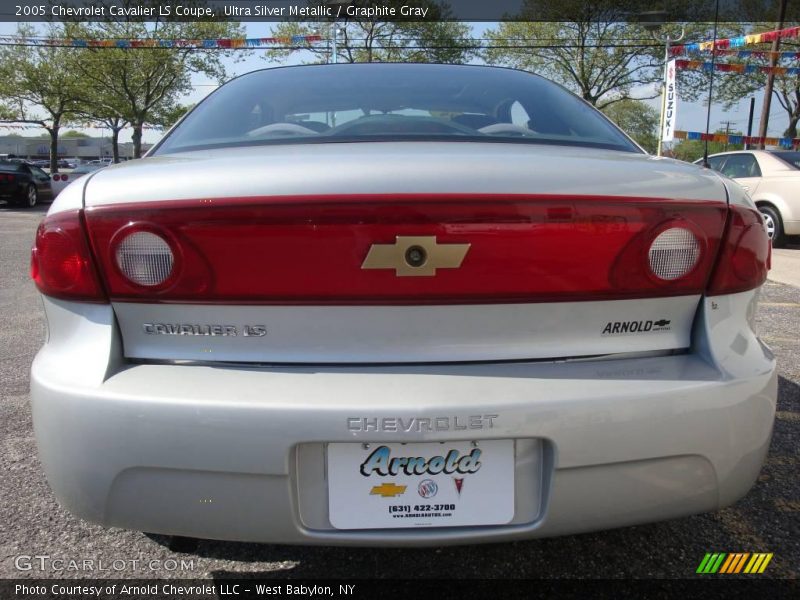 Ultra Silver Metallic / Graphite Gray 2005 Chevrolet Cavalier LS Coupe