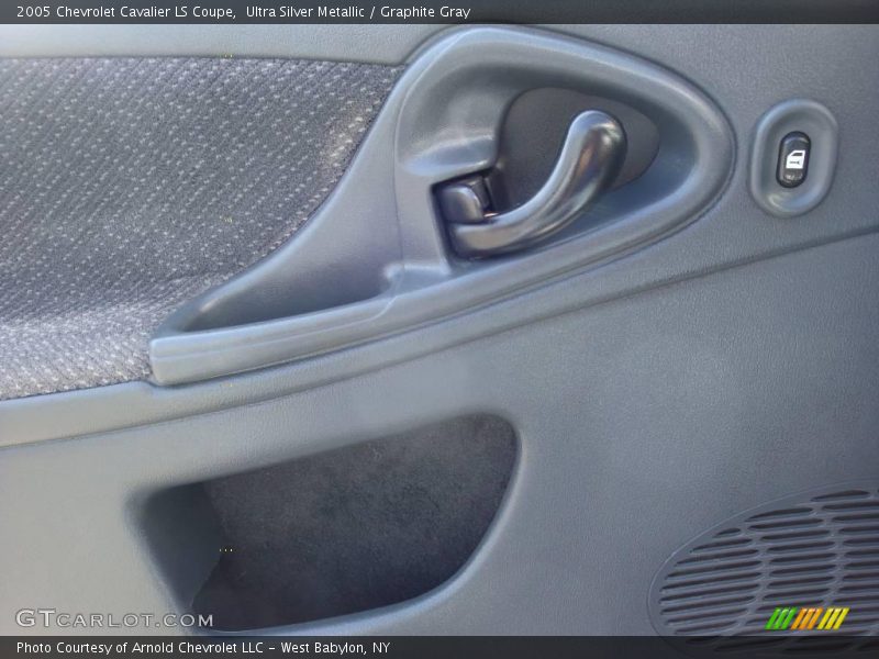 Ultra Silver Metallic / Graphite Gray 2005 Chevrolet Cavalier LS Coupe