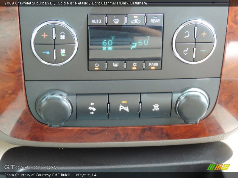 Controls of 2009 Suburban LT