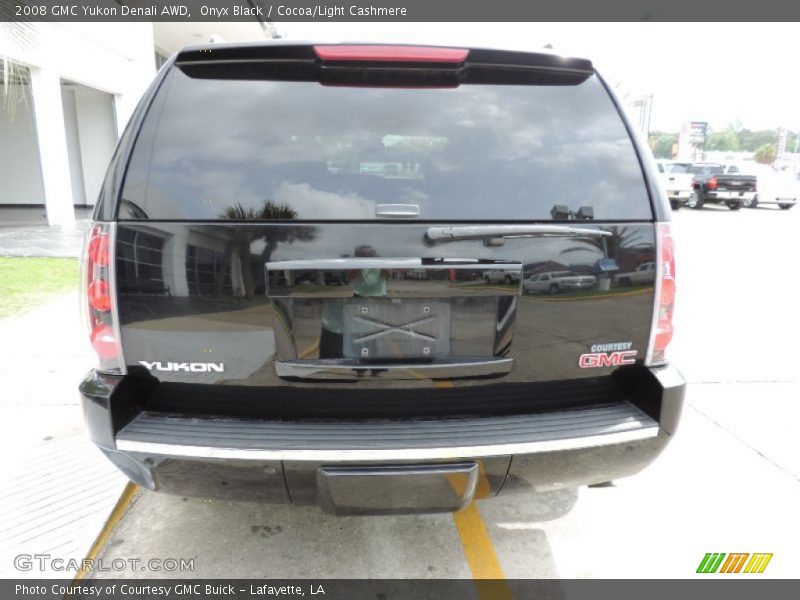 Onyx Black / Cocoa/Light Cashmere 2008 GMC Yukon Denali AWD