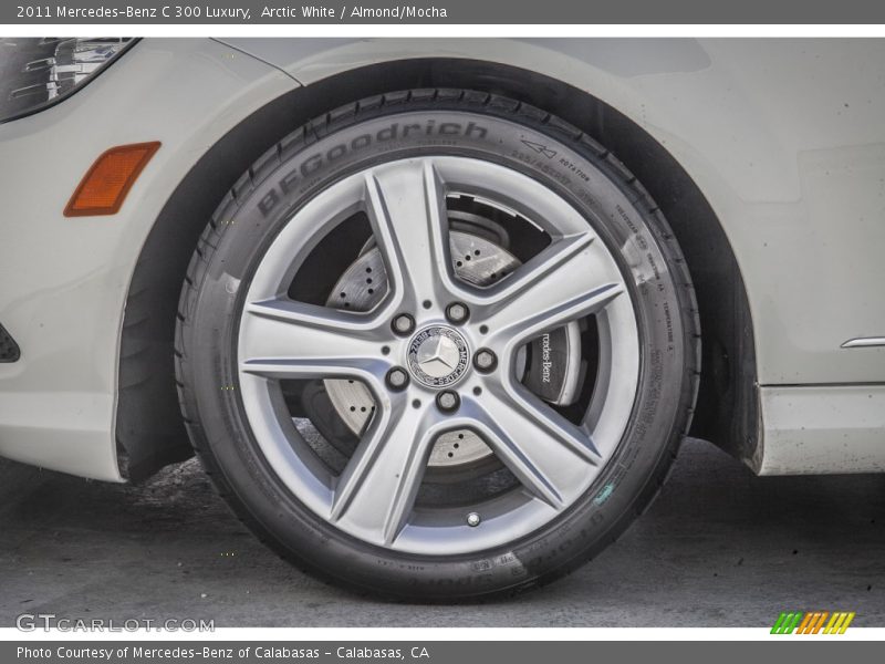 Arctic White / Almond/Mocha 2011 Mercedes-Benz C 300 Luxury