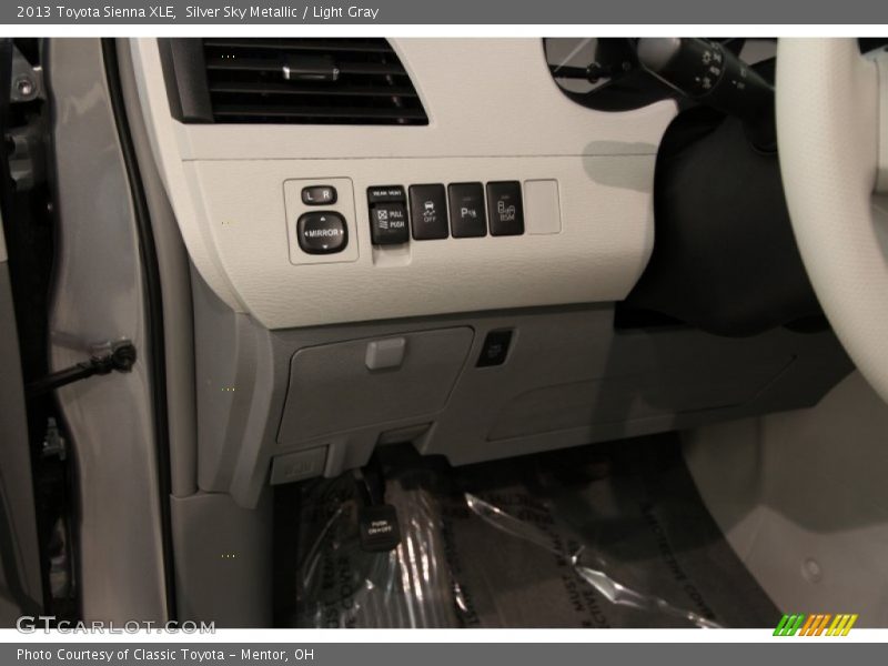 Silver Sky Metallic / Light Gray 2013 Toyota Sienna XLE