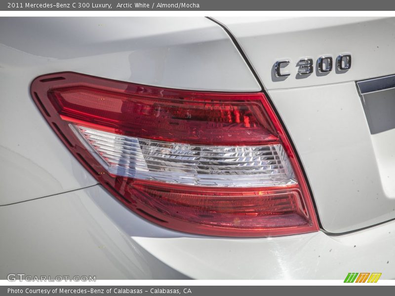 Arctic White / Almond/Mocha 2011 Mercedes-Benz C 300 Luxury