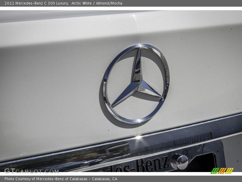 Arctic White / Almond/Mocha 2011 Mercedes-Benz C 300 Luxury