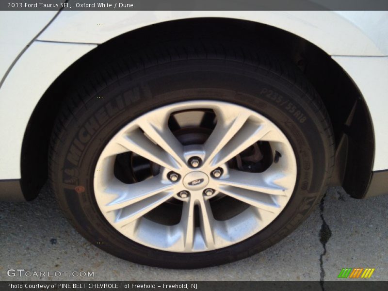 Oxford White / Dune 2013 Ford Taurus SEL