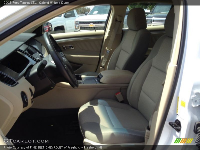 Oxford White / Dune 2013 Ford Taurus SEL