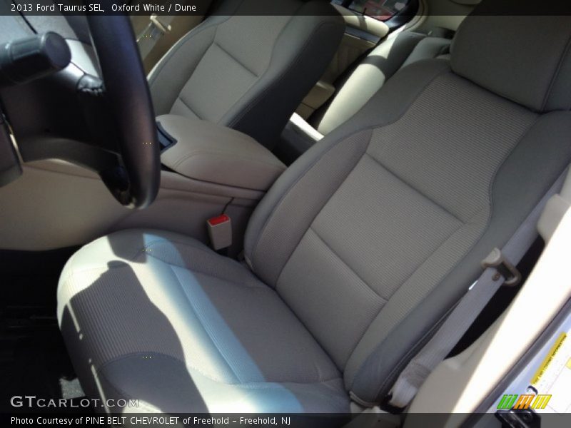 Oxford White / Dune 2013 Ford Taurus SEL