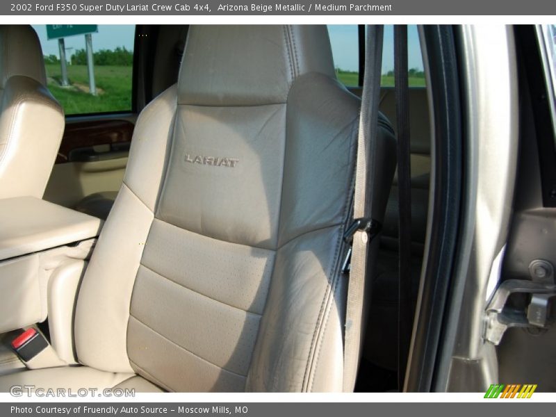 Arizona Beige Metallic / Medium Parchment 2002 Ford F350 Super Duty Lariat Crew Cab 4x4