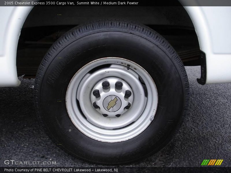 Summit White / Medium Dark Pewter 2005 Chevrolet Express 3500 Cargo Van