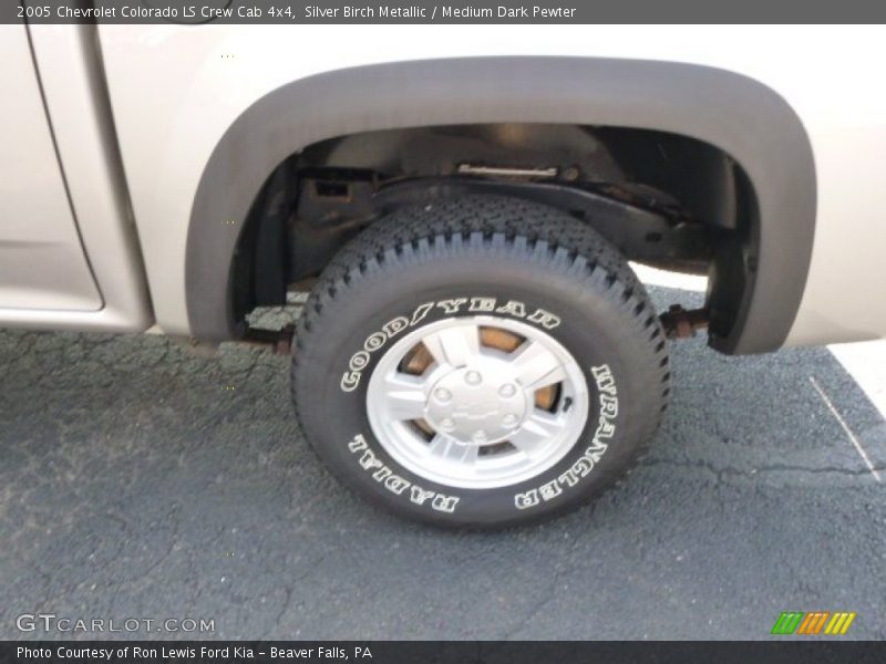 Silver Birch Metallic / Medium Dark Pewter 2005 Chevrolet Colorado LS Crew Cab 4x4