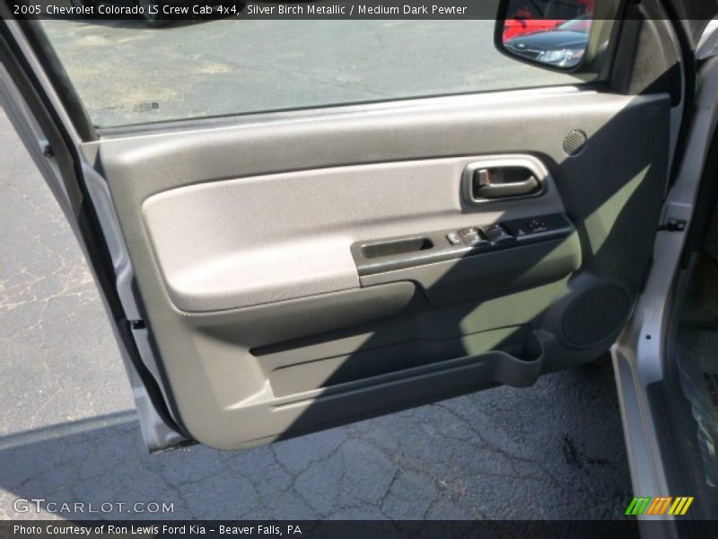 Silver Birch Metallic / Medium Dark Pewter 2005 Chevrolet Colorado LS Crew Cab 4x4