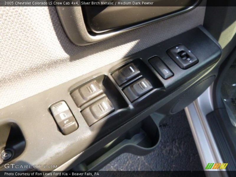 Silver Birch Metallic / Medium Dark Pewter 2005 Chevrolet Colorado LS Crew Cab 4x4