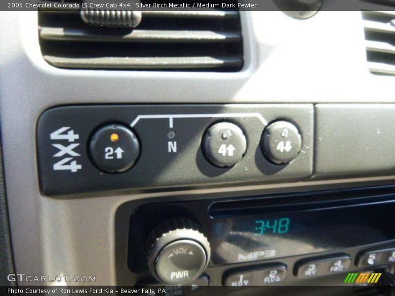 Silver Birch Metallic / Medium Dark Pewter 2005 Chevrolet Colorado LS Crew Cab 4x4