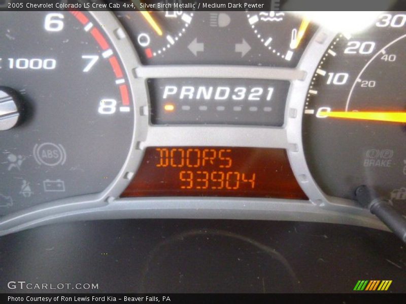 Silver Birch Metallic / Medium Dark Pewter 2005 Chevrolet Colorado LS Crew Cab 4x4