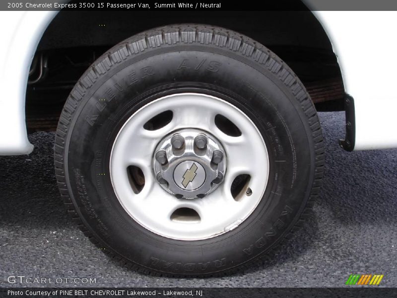 Summit White / Neutral 2005 Chevrolet Express 3500 15 Passenger Van