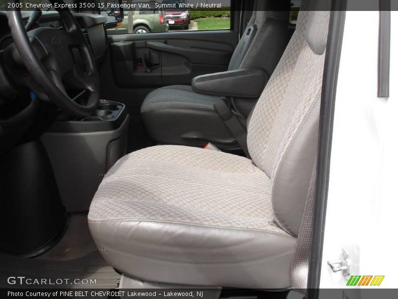 Summit White / Neutral 2005 Chevrolet Express 3500 15 Passenger Van