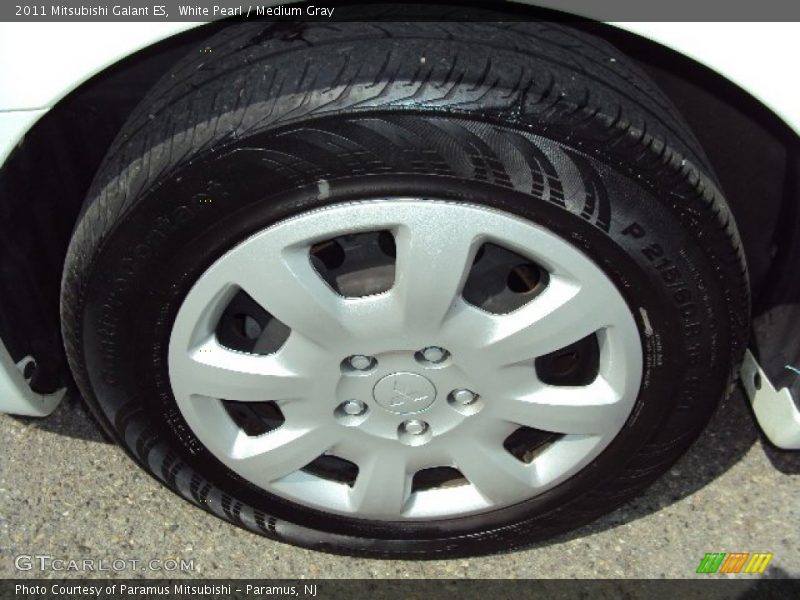 White Pearl / Medium Gray 2011 Mitsubishi Galant ES