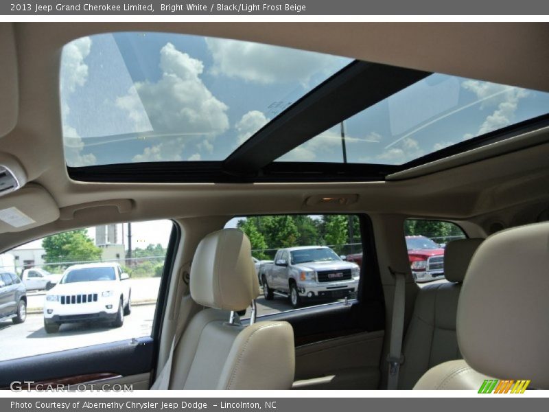 Bright White / Black/Light Frost Beige 2013 Jeep Grand Cherokee Limited