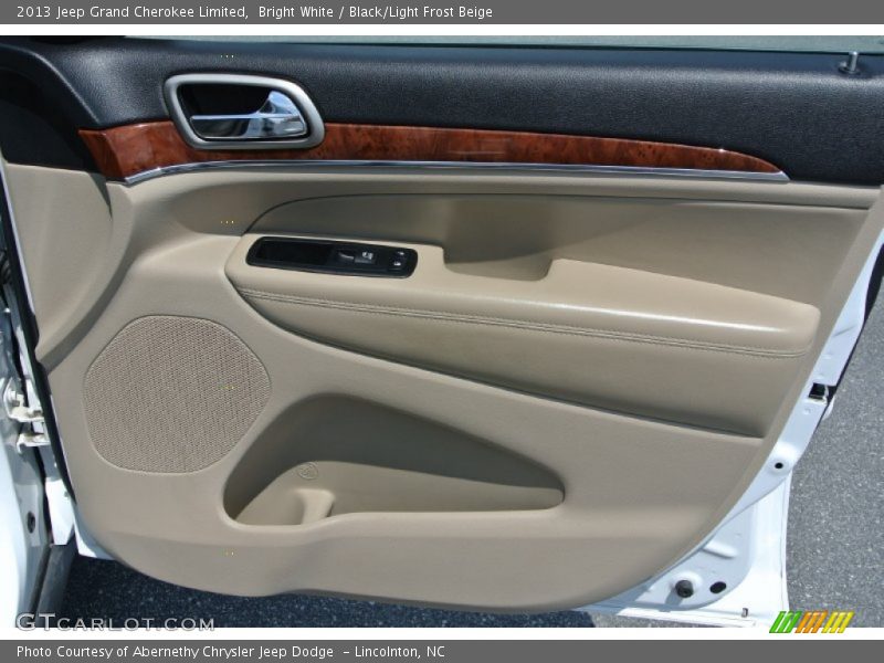 Bright White / Black/Light Frost Beige 2013 Jeep Grand Cherokee Limited