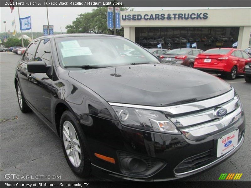 Tuxedo Black Metallic / Medium Light Stone 2011 Ford Fusion S