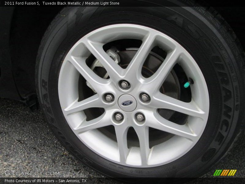 Tuxedo Black Metallic / Medium Light Stone 2011 Ford Fusion S
