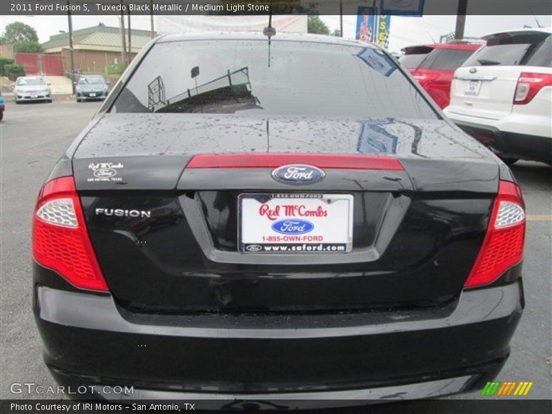 Tuxedo Black Metallic / Medium Light Stone 2011 Ford Fusion S