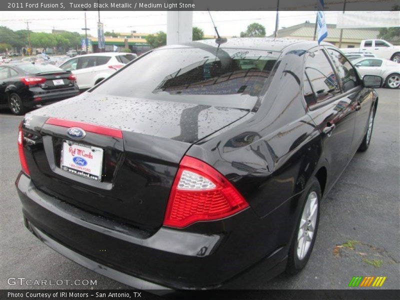 Tuxedo Black Metallic / Medium Light Stone 2011 Ford Fusion S