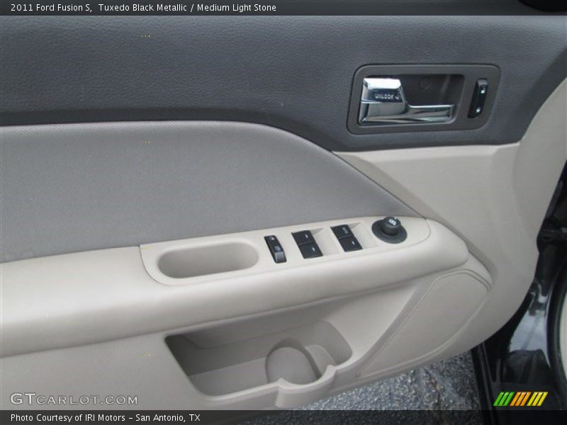 Tuxedo Black Metallic / Medium Light Stone 2011 Ford Fusion S