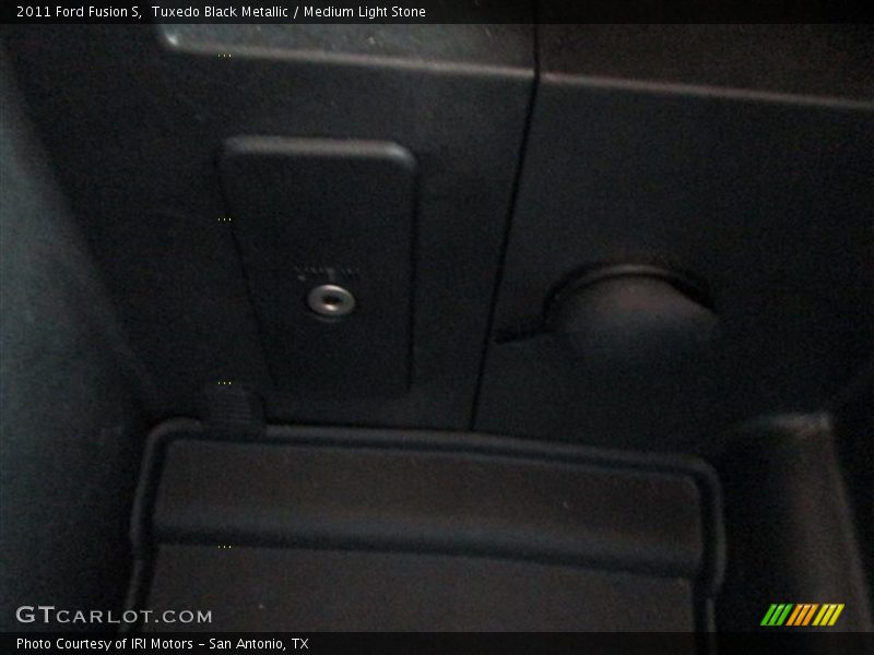 Tuxedo Black Metallic / Medium Light Stone 2011 Ford Fusion S