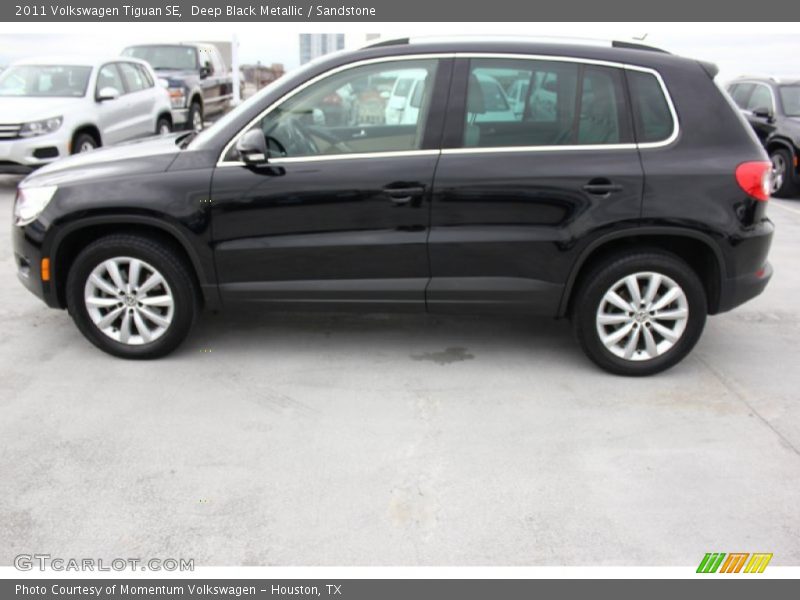 Deep Black Metallic / Sandstone 2011 Volkswagen Tiguan SE