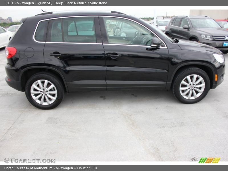 Deep Black Metallic / Sandstone 2011 Volkswagen Tiguan SE