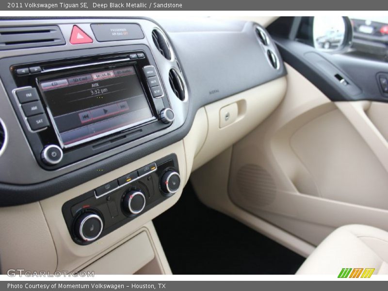 Deep Black Metallic / Sandstone 2011 Volkswagen Tiguan SE