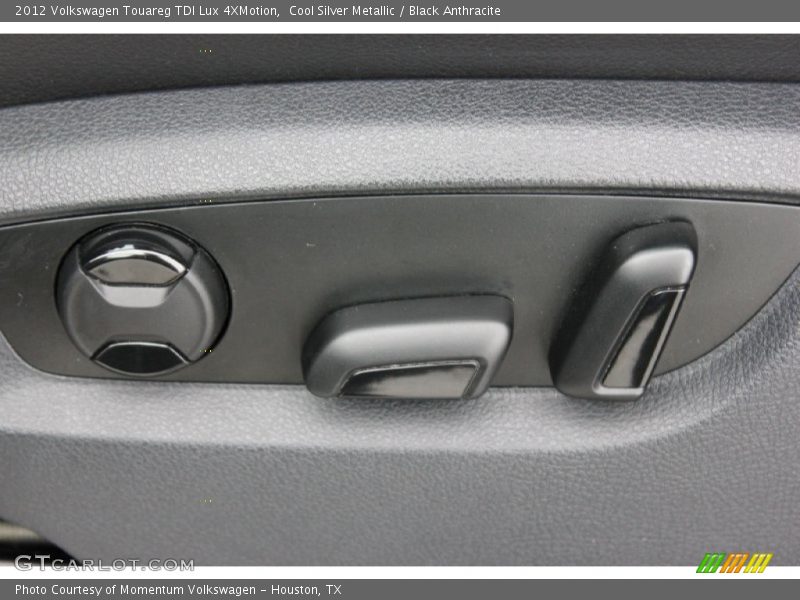 Cool Silver Metallic / Black Anthracite 2012 Volkswagen Touareg TDI Lux 4XMotion