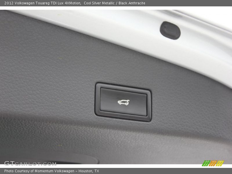 Cool Silver Metallic / Black Anthracite 2012 Volkswagen Touareg TDI Lux 4XMotion