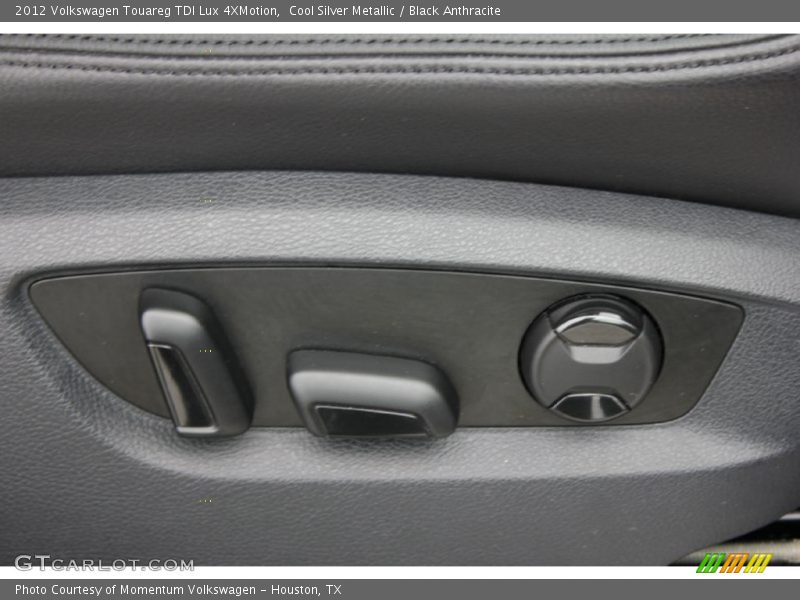 Cool Silver Metallic / Black Anthracite 2012 Volkswagen Touareg TDI Lux 4XMotion