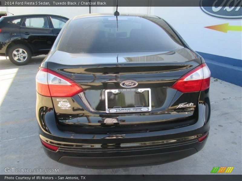 Tuxedo Black / Charcoal Black 2014 Ford Fiesta S Sedan