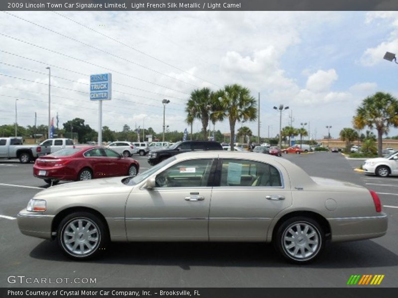 Light French Silk Metallic / Light Camel 2009 Lincoln Town Car Signature Limited