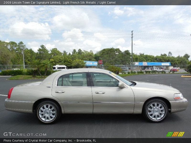 Light French Silk Metallic / Light Camel 2009 Lincoln Town Car Signature Limited