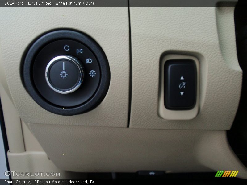 White Platinum / Dune 2014 Ford Taurus Limited