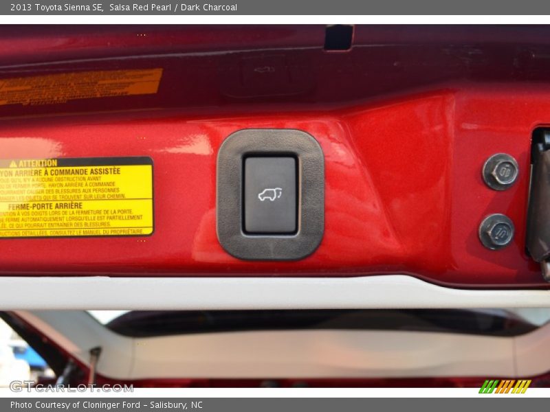 Salsa Red Pearl / Dark Charcoal 2013 Toyota Sienna SE