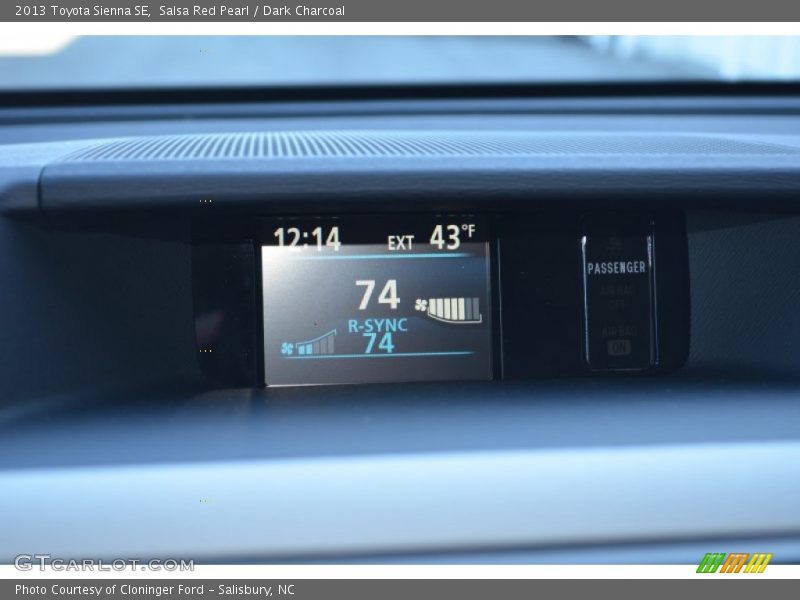 Salsa Red Pearl / Dark Charcoal 2013 Toyota Sienna SE